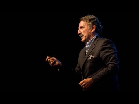 Ernesto Sirolli: Want to help someone? Shut up and listen!