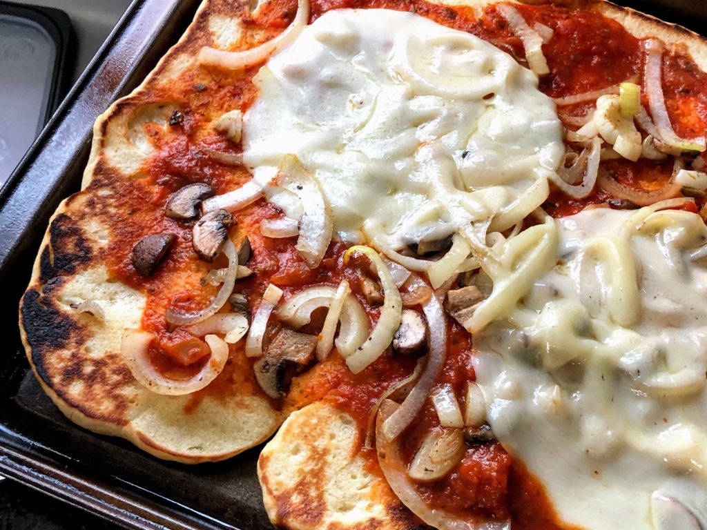 Friday Foodblogging: Grilled Pizza